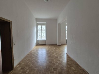 Großräumige 2-Zimmer-Wohnung mit Küchennische! **Ab sofort verfügbar**