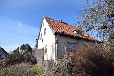 Sanierungsbedürftiges Einfamilienhaus in bester Lage