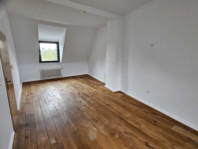 Geräumige Dachgeschoßwohnung mit Blick ins Grüne