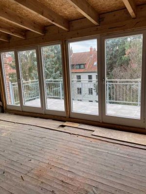 H.-Ricklingen: Große DG-Wohnung mit 2 neuen Balkonen/Dachterrassen als erweiterter Rohbau!