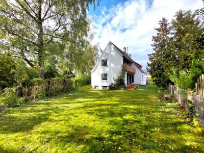 *** Platz für die ganze Familie *** Zweifamilienhaus mit Großem Garten und Garage