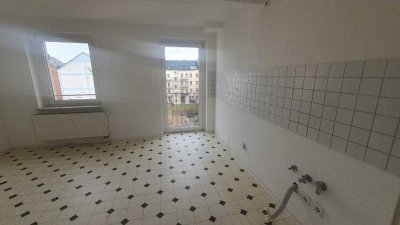 Schicke 3-Raum-Wohnung mit großer Wohnküche und kl. Balkon