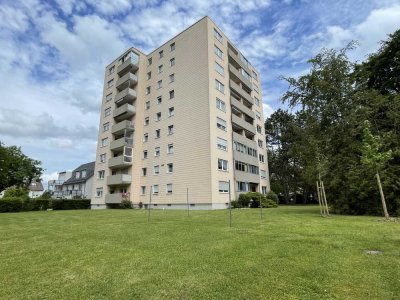 Gründlich renovierte und teilmöblierte3-Zimmer-EG-Wohnung mit Balkon und EBK in Augsburg Haunstetten