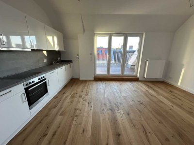 *NEU* Wunderschöne 4-Zimmerwohnung mit EBK und Dachterrasse in Pankow/ am U-Bhf. Vinetastraße (U2)