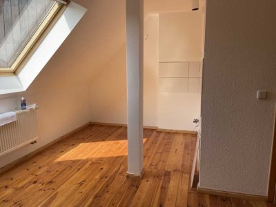 Ansprechende 2-Zimmer-Maisonette-Wohnung mit Balkon in Schalksmühle