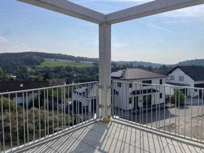 4 1/2 Zimmer Wohnung in ruhiger Lage mit Balkon