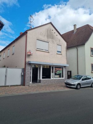 Vollständig renovierte 4-Zimmer-Wohnung mit Balkon und EBK in Bellheim