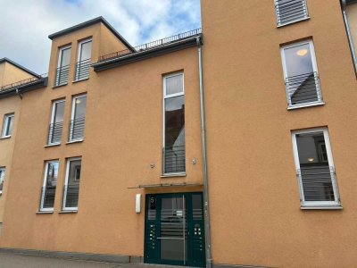 Stilvolle 2-Raum-Terrassenwohnung mit Balkonterrasse in Ellwangen (Jagst)