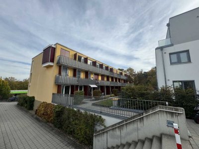 Ruhige, teilmöblierte 2-Raum-EG-Wohnung oder WG mit neuer Einbauküche in Regensburg