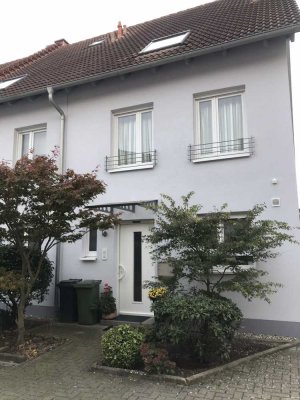 Attraktives und gepflegtes 5-Raum-Reihenendhaus mit Garten in Toplage in Eppelheim