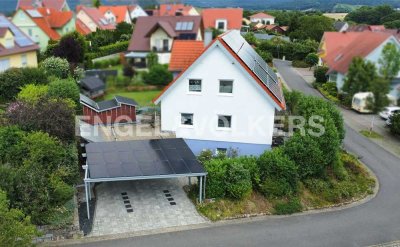 Modernes Einfamilienhaus mit hoher Energieeffizienz und großzügigem Grundstück