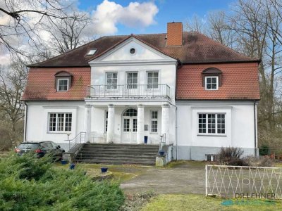 Charmantes Herrenhaus am Flüsschen "Schilde"!
Mehrgenerationswohnen möglich!