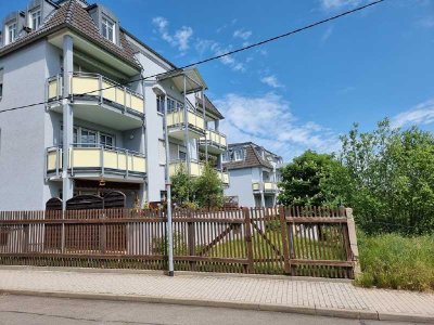 Schmucke Singlewohnung mit Balkon u. Einbauküche!