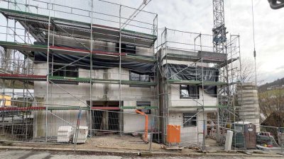 NEUBAU I Reihenmittelhaus mit Weitblick – Dachterrasse & Garten