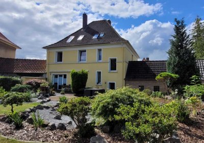 Sehr schöne Wohnung in saniertem Altbau Nähe Klinikum