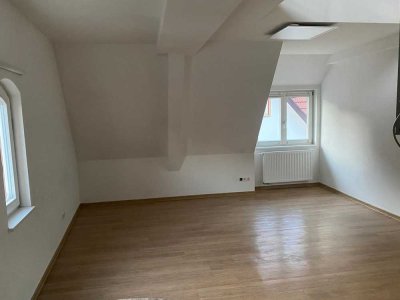 *Zentral und ruhig gelegene Maisonette-Wohnung*