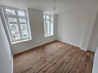 ERSTBEZUG nach Sanierung 
Charmante 2- Zimmerwohnung inkl. Balkon+Walk-In-Dusche+Vinyl+Smart Home