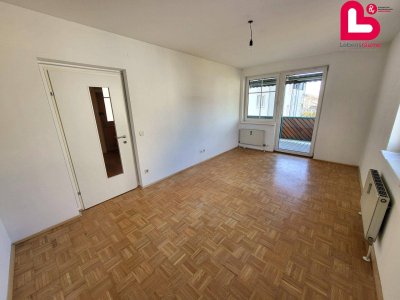 Schöne Wohnung mit Loggia und Parkplatz