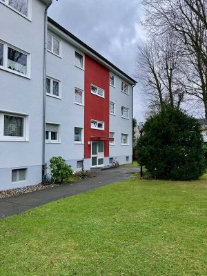 3-Raum-Hochparterre-Wohnung mit Balkon in Köln Dellbrück