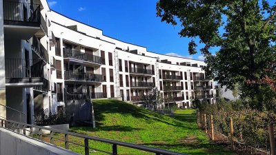 Stilvolle 4-Zimmer-Wohnung mit groBem Südbalkon und Parkblick in Offenbach Bieber