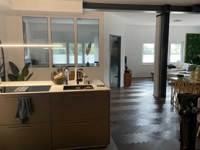 Ansprechende und vollständig renovierte 3-Zimmer-Loft-Wohnung mit geh. Innenausstattung in Renningen