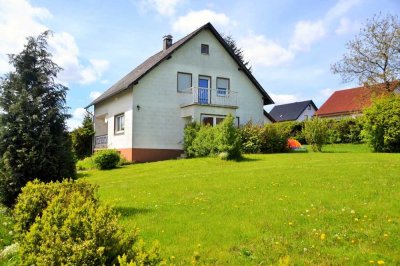 Freistehendes Einfamilienhaus mit großem Garten, Ferienregion Eifel