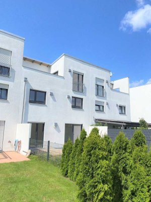 Neuwertiges Reihenmittelhaus (KfW 70) in Regensburg Burgweinting mit sechs Zimmern
