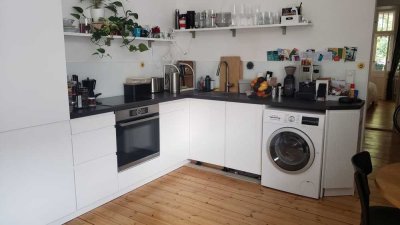 Altbau 2-Zimmer-Wohnung mit Balkon in Berlin Kreuzberg