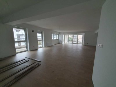 ERSTBEZUG - exklusive 3,5-Raum-Wohnung mit Loggia in Neuburgweier