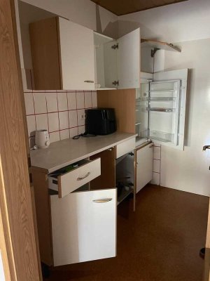 Freundliche und vollständig renovierte 3-Zimmer-Hochparterre-Wohnung mit Balkon in Boxberg