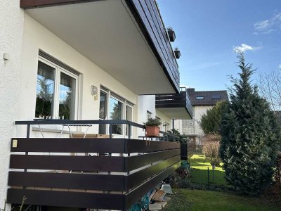 Geschmackvolle 3 1/2  Zimmer EG-Wohnung mit Balkon, Garten und Einbauküche in Gerlingen