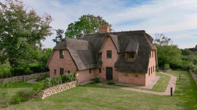 Exklusives Wohnen auf Sylt! Luxuriöse Doppelhaushälfte in Archsum zur Miete