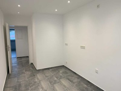 Frisch sanierte, helle 3-Zimmerwohnung mit Balkon nähe Köln-Arcaden und FH