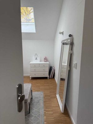 Exklusive 3-Zimmer-DG-Wohnung mit gehobener Innenausstattung mit Balkon in Göttingen Grone (Altdorf)