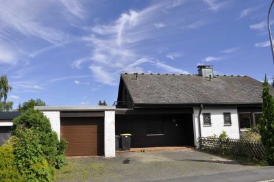 Großes Einfamilienhaus mit Garage in Toplage