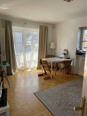 Gepflegte 2-Zimmer-Wohnung mit Balkon und EBK in Harlaching, München