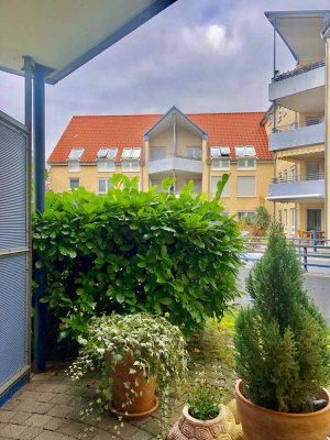 Betreutes Wohnen, 2-ZKB mit eigener Terrasse, Carport, Einbauküche u. Keller, Lift - provisionsfrei