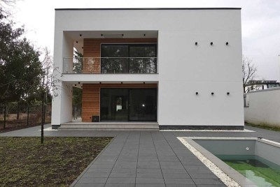 Exklusive Architektenvilla in Traumlage von Falkensee mit Pool