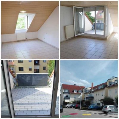 +++ Sofort beziehbare 2-Zi.-Dachgeschosswohnung mit Einbauküche, TG-Stellplatz und Dachterrasse +++