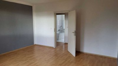 Ihr Zuhause zum Selbstbezug. Freundliche 3-Zimmer-Wohnung mit Tageslichtwannenbad