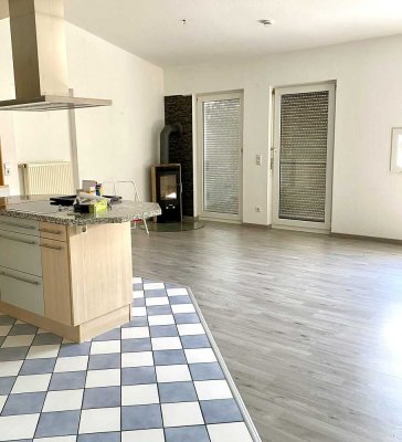 Moderne, frisch renovierte 3,5-Zimmer-Maisonette-Wohnung mit Balkon in Ravensburg