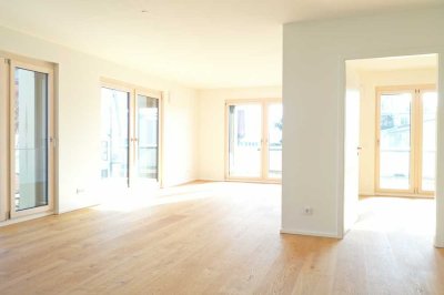 Neuwertige 2-Raum-Terrassenwohnung mit Balkon und Einbauküche in Starnberg