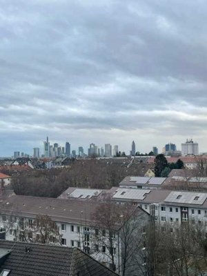 Skylineblick - 2 Zimmerwohnung mit eigenem Stellplatz auf der Berger Straße