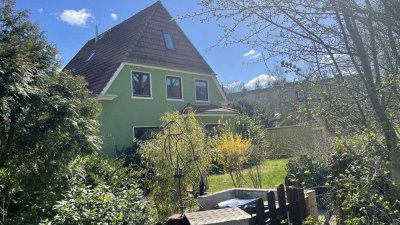 Huchting-Nähe Bhf. - renovierte 3-Zi.-OG-Whg. ca. 75 m²,  große EBK, Vollbad, Garage/Garten mögl.