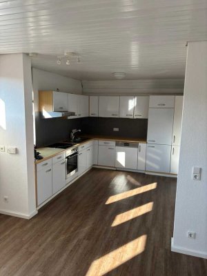 Stilvolle, modernisierte 4,5-Zimmer-Maisonette-Wohnung mit geh. Innenausstattung mit EBK