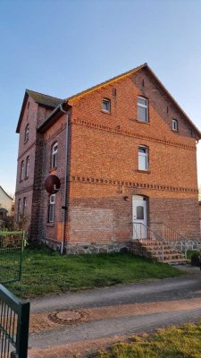 Helle 5 Zimmer Maisonette-Wohnung in Polzow zu vermieten