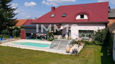 großartiges Wohnhaus im Naturpark Leiser Berge mit Pool und 5 (!) Garagen