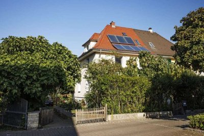 Grenzgänger aufgepasst: liebevoll renoviertes Stadthaus m. Garten nur 200 Meter von Schweizer Grenze