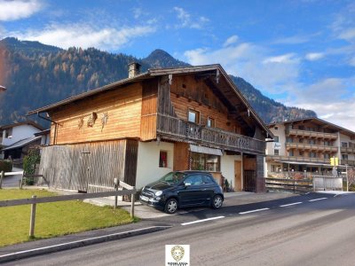 Ehemaliges Knappenhaus am Eingang vom Zillertal