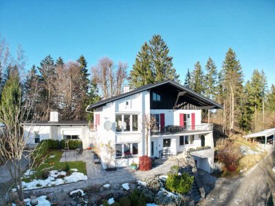 BERGBLICK - RUHIG - BESTLAGE - 3-Zimmer Erdgeschosswohnung mit Terrasse und Garten in Lechbruck